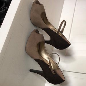 X-Appeal Size 10 Tan/Brown Pumps